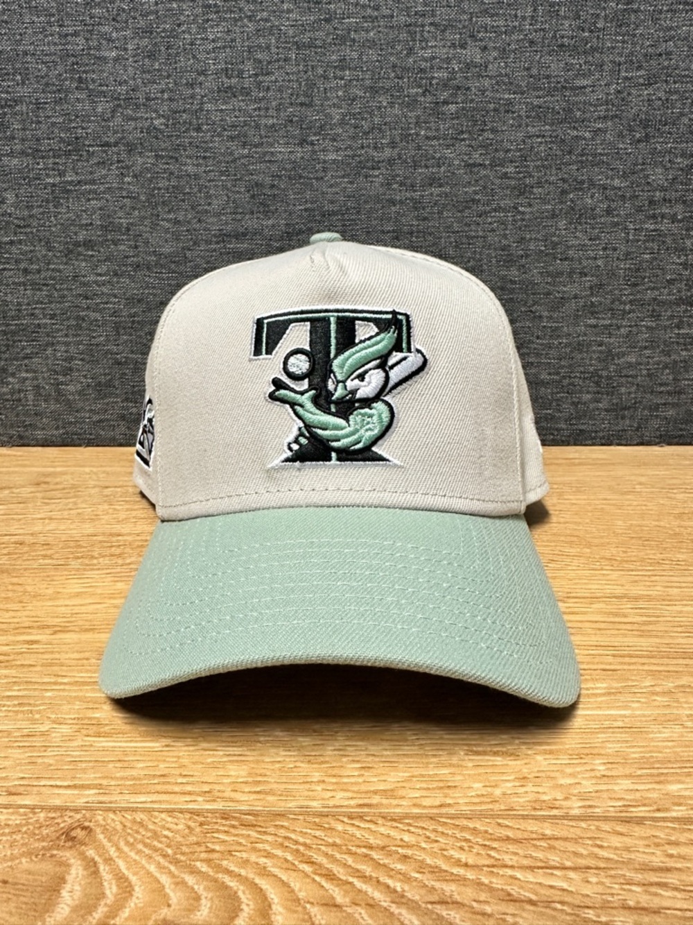 Blue Jays 'T' Bird New Era 9forty in Light Gray and Mint - LIMITED EDITON